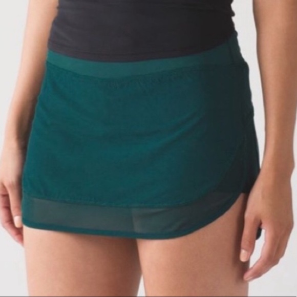 lululemon athletica Dresses & Skirts - HOLD!!! Lululemon Hotty Hot Skirt II 12 NWT Green